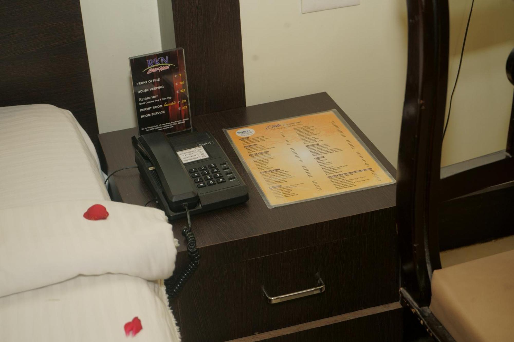 Geo Hotel Пондичери Екстериор снимка